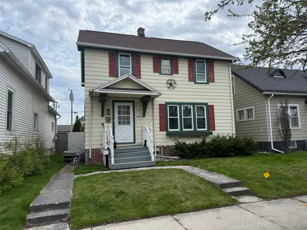 1345 Annie Ct, Sheboygan, WI 53083