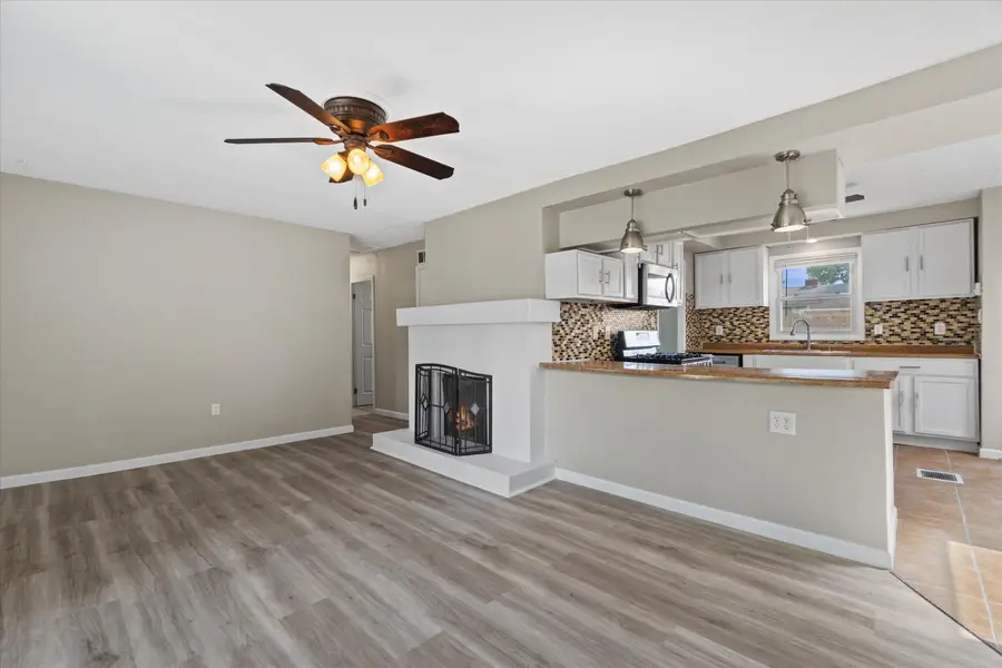 5735 W Thurston Ave, Milwaukee, WI 53218 - #3