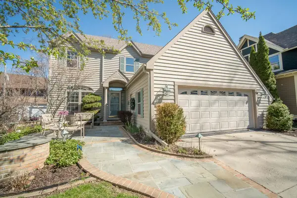 824 E Glen Ave, Whitefish Bay, WI 53217