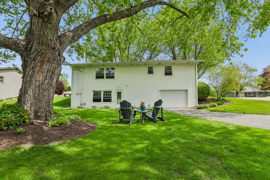 407 N Midway Ave, Jefferson, WI 53549 - #2