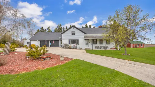 W2692 Woodland Rd, Sheboygan Falls, WI 53085