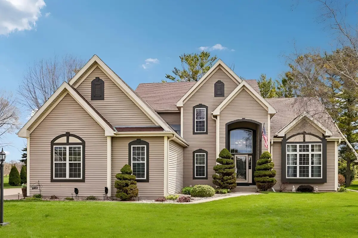238 E Redding Cir, Belgium, WI 53004 - #1