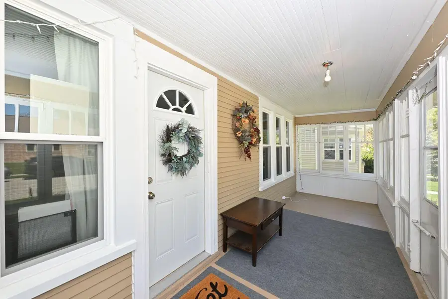 121 W Washington Ave, Hartford, WI 53027 - #2