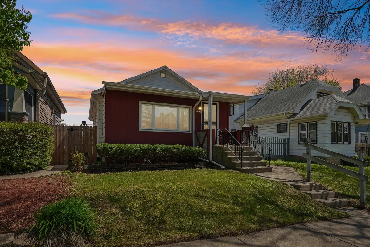 1970 S 75th St, West Allis, WI 53219 - #1