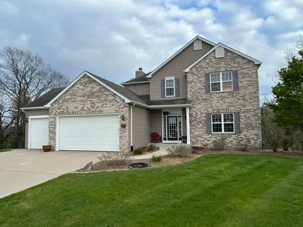 505 Acacia Dr, Saukville, WI 53024