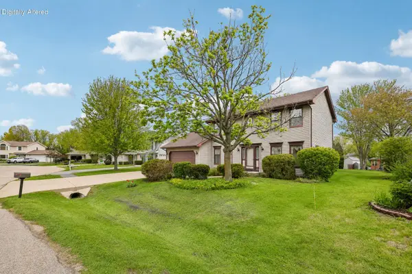 856 Uhen Ct, Burlington, WI 53105
