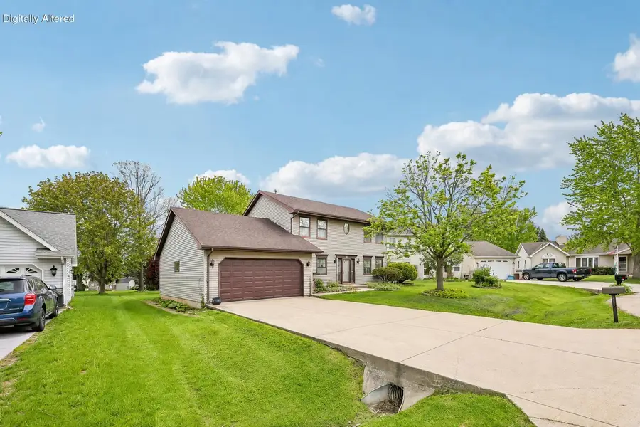 856 Uhen Ct, Burlington, WI 53105 - #2