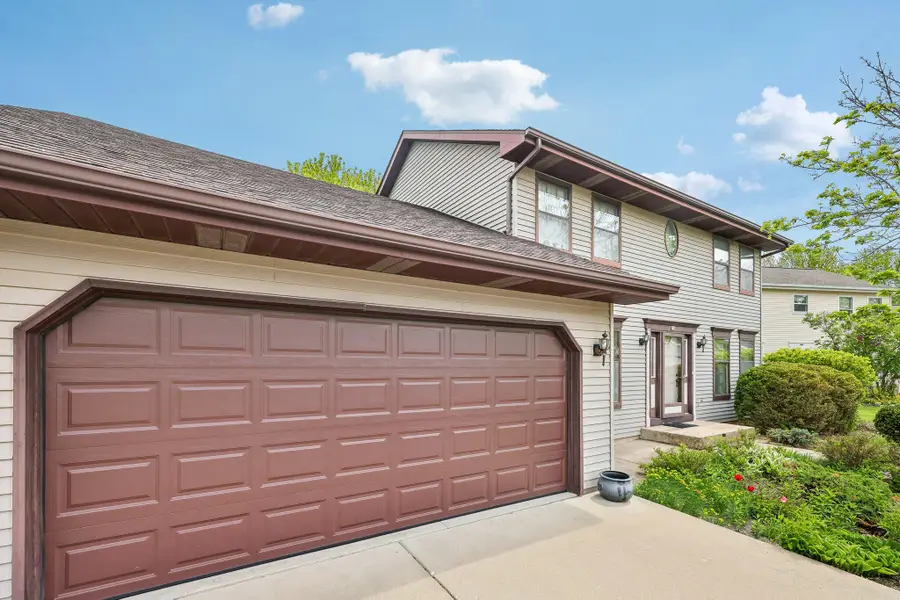 856 Uhen Ct, Burlington, WI 53105 - #3