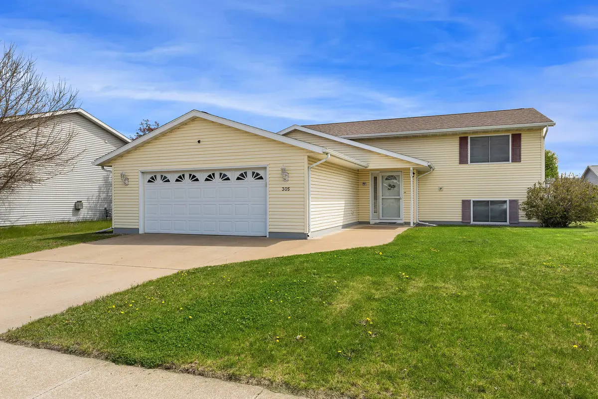 305 Mallard Dr, Holmen, WI 54636 - #1