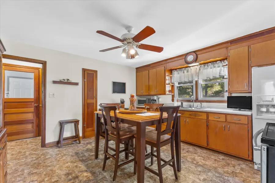 8842 S Chicago Rd, Oak Creek, WI 53154 - #2