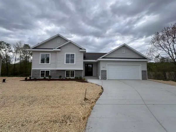 267 Cardinal Dr, Sullivan, WI 53178