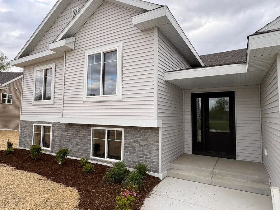 267 Cardinal Dr, Sullivan, WI 53178 - #3