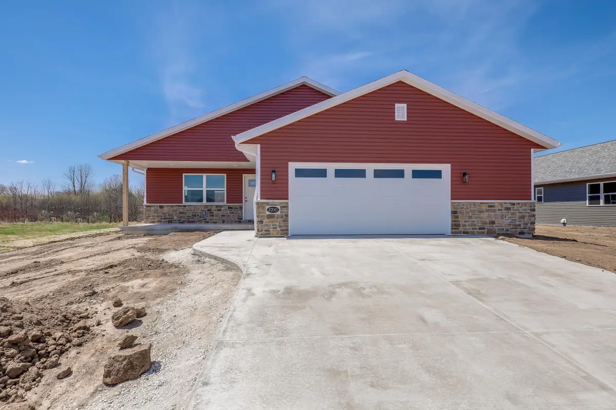 2210 S 19th St, Manitowoc, WI 54220 - #1