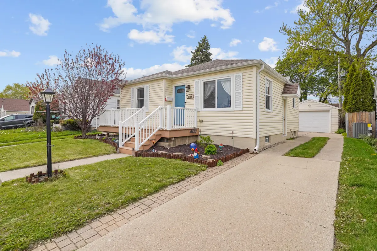 2704 Dwight St, Racine, WI 53403 - #1