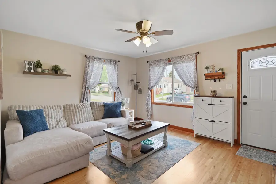 2704 Dwight St, Racine, WI 53403 - #3