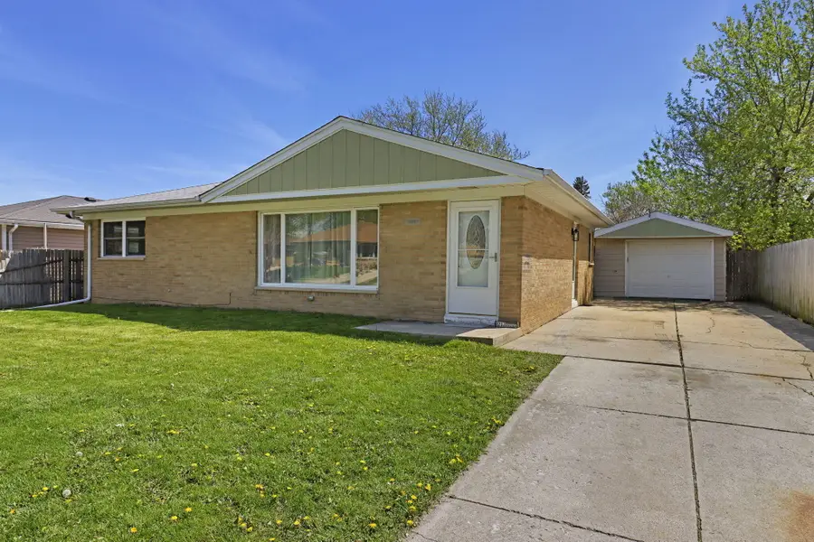 1237 Virginia St, Racine, WI 53405 - #2