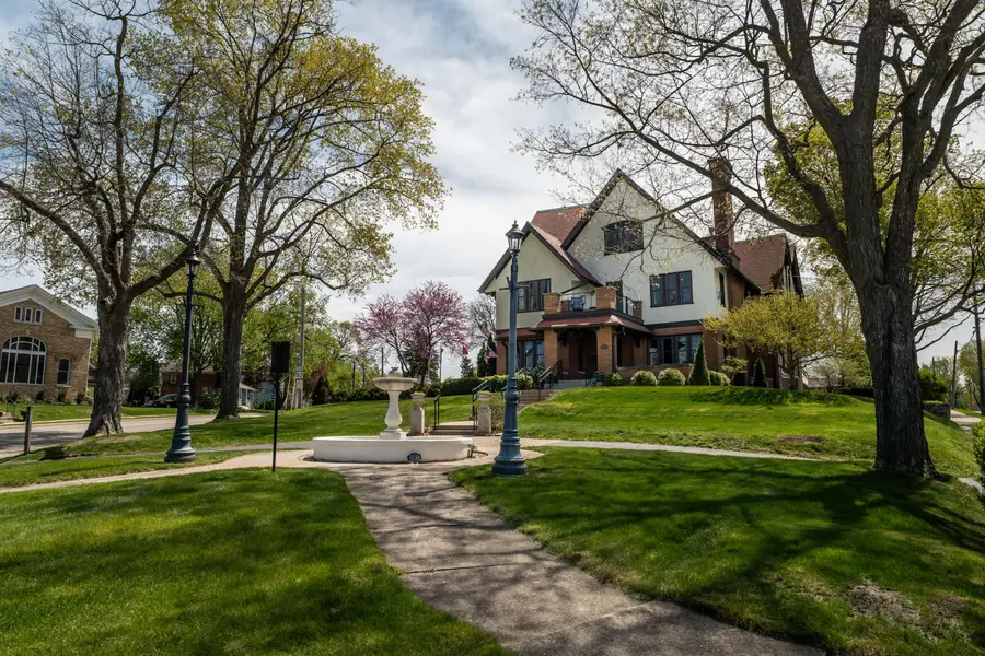 90 S Main St, Hartford, WI 53027 - #3