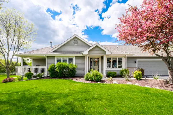 W264N2062 Deer Haven Ct, Pewaukee, WI 53072