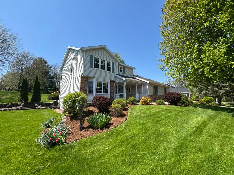 829 Foxfield Rd, Oregon, WI 53575 - #2