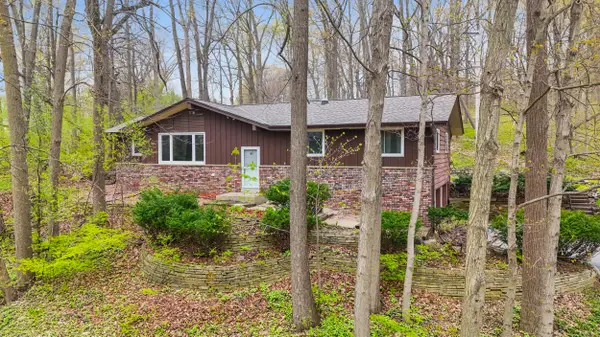 21195 Mary Lynn Dr, Brookfield, WI 53045