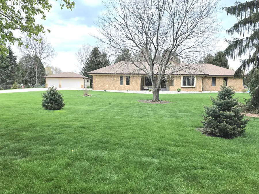 W292N6880 Dorn Rd, Merton, WI 53029 - #2