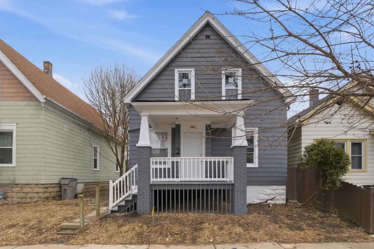 2827 W Grant St, Milwaukee, WI 53215 - #1