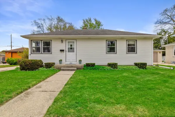2921 Winthrop Ave, Racine, WI 53403