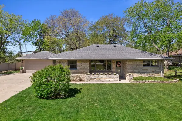 W172N9751 Division Rd, Germantown, WI 53022