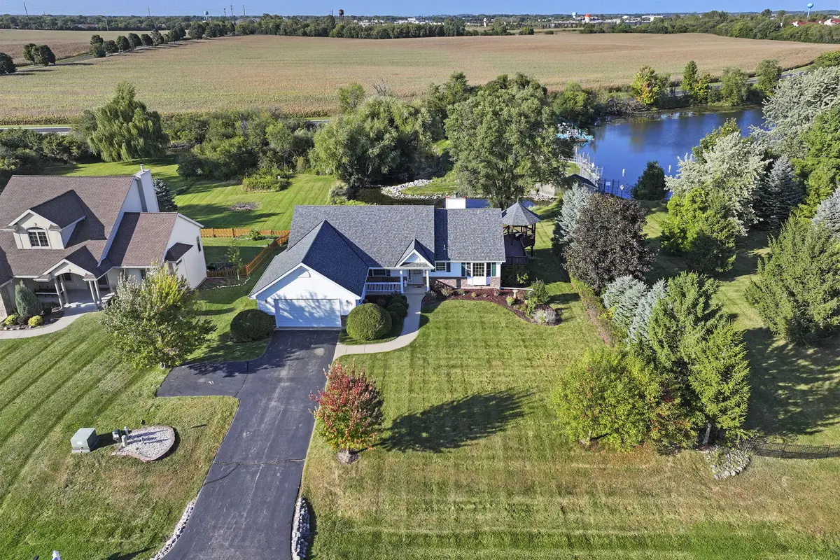 2144 Blue Heron Dr, Delavan, WI 53115 - #1