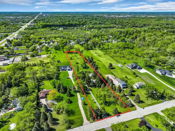 2901 W Forest Hill Ave, Franklin, WI 53132