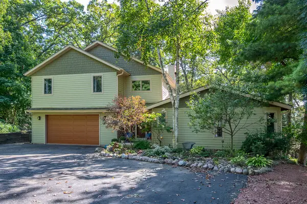 W5594 Briarwood Rd, Sugar Creek, WI 53121