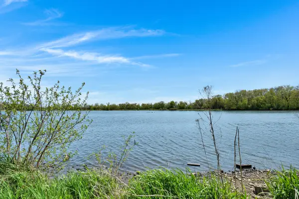 W179 W Lakeshore Dr, Spring Prairie, WI 53105