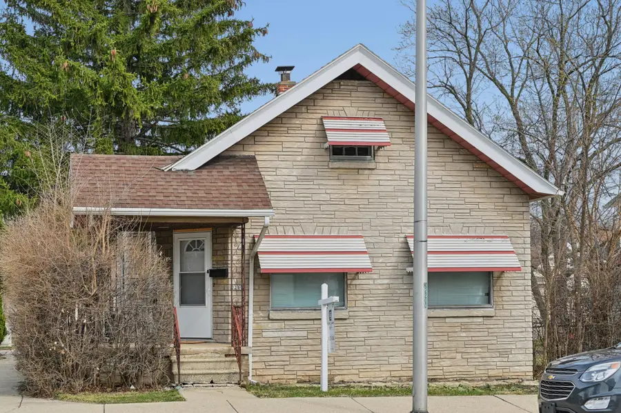 2200 S 84th St, West Allis, WI 53227 - #2