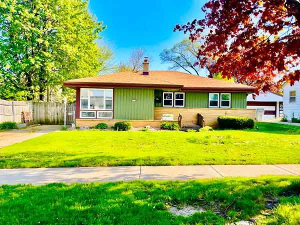 8523 W Glendale Ave, Milwaukee, WI 53225