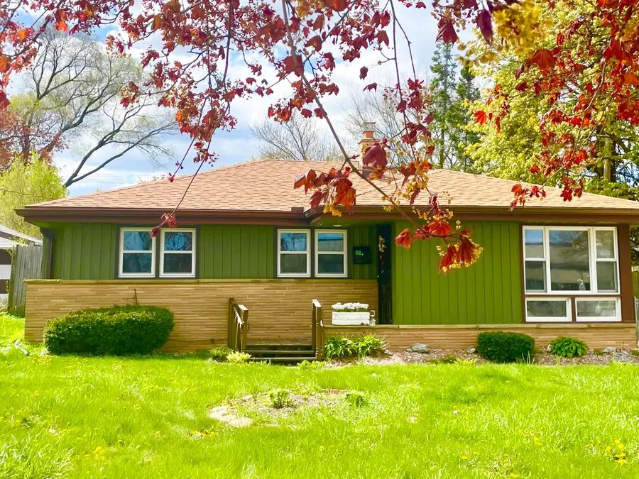 8523 W Glendale Ave, Milwaukee, WI 53225 - #2