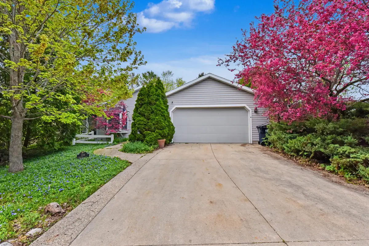 1168 Bluestem Ct W, Elkhorn, WI 53121 - #1
