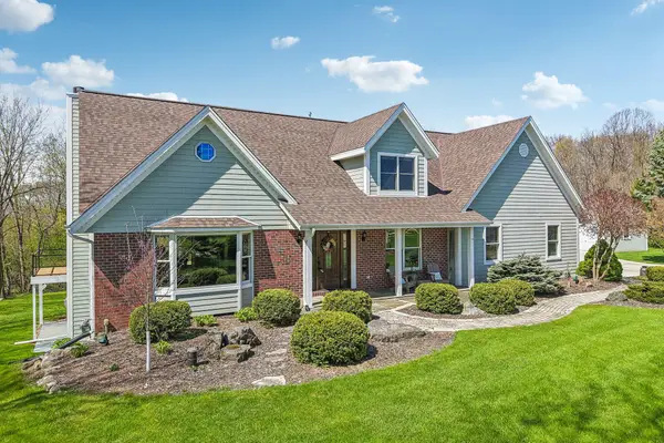 933 Elmwood Way Ct, Richfield, WI 53033
