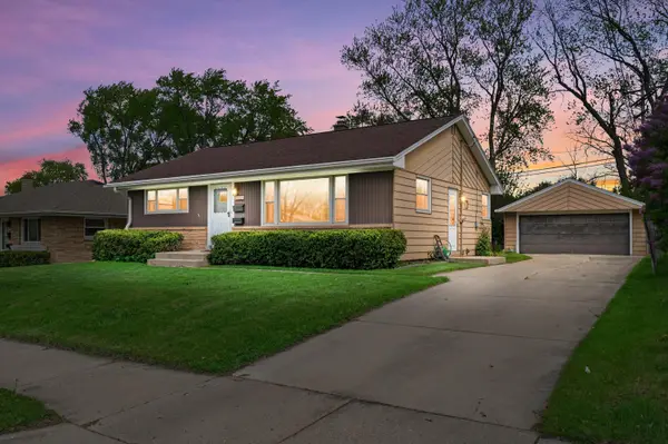 5228 N 107th St, Milwaukee, WI 53225
