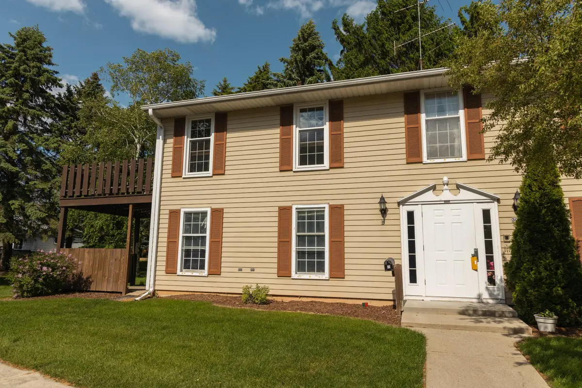 3907 Country Pl, Sheboygan, WI 53081 - #1