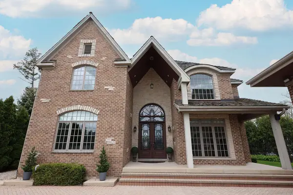 2611 E Lake Shore Dr, Twin Lakes, WI 53181