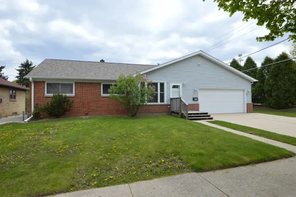 4110 S Troy Ave, Saint Francis, WI 53235