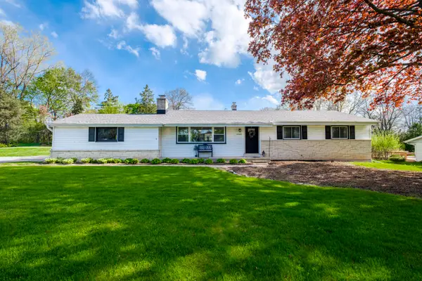 17535 Azure Ln, Brookfield, WI 53045