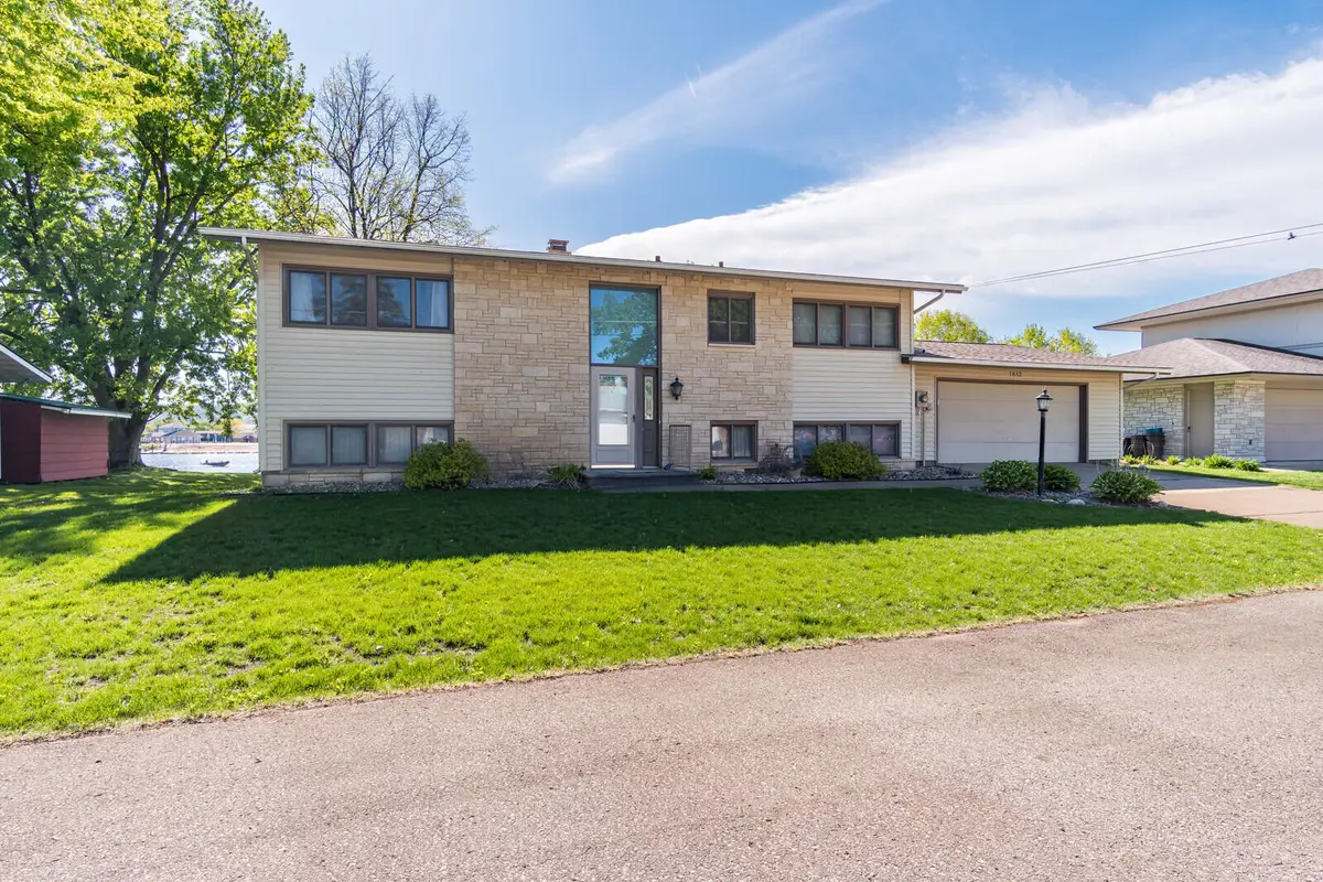 1812 Nakomis Ave, La Crosse, WI 54603 - #1