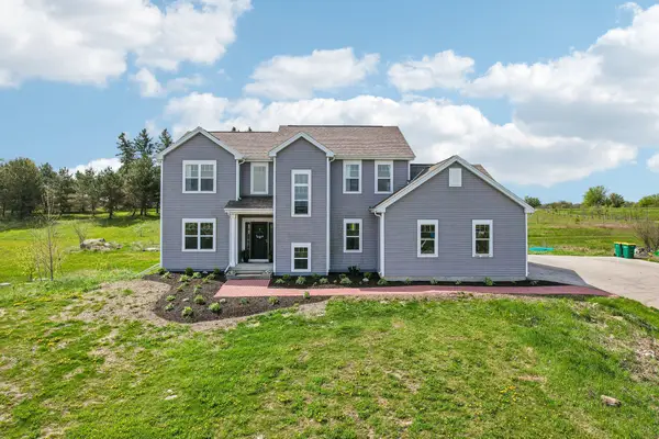 N140W17335 Cedar Ln, Germantown, WI 53022