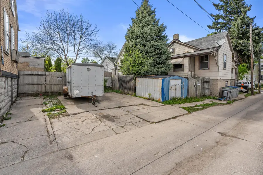 1217 W Orchard St, Milwaukee, WI 53204 - #3