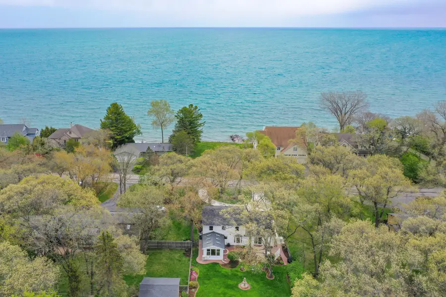 8710 Lakeshore Dr, Pleasant Prairie, WI 53158 - #2