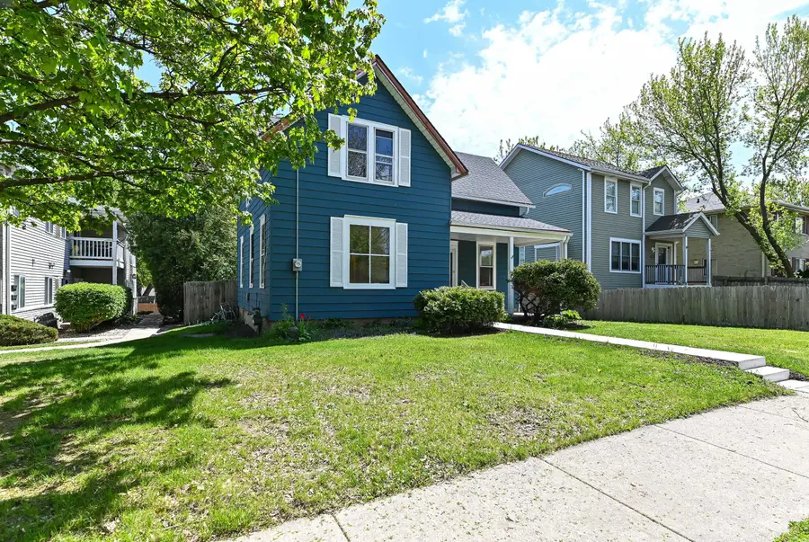 3270 S 92nd St, Milwaukee, WI 53227 - #2