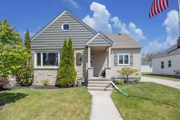 304 Fredonia Ave, Fredonia, WI 53021