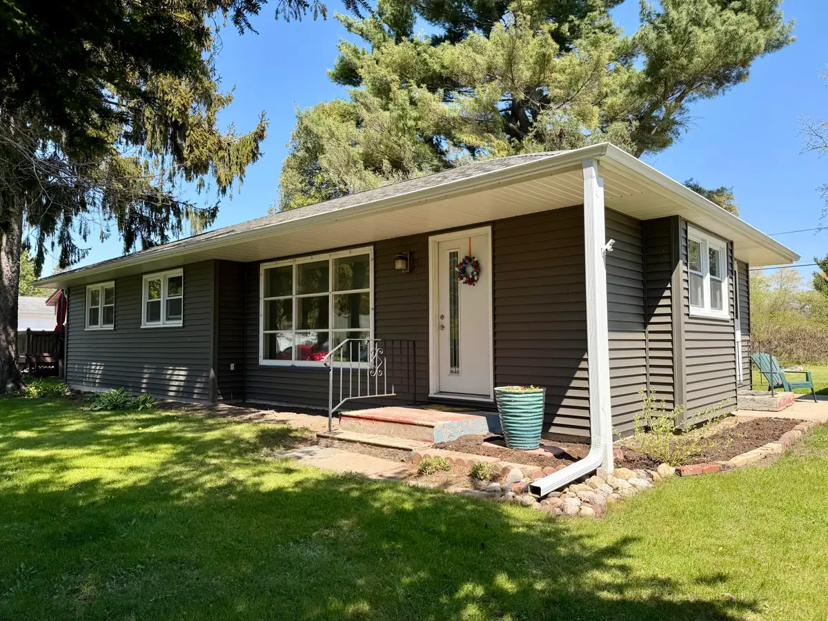 404 8th St, Somers, WI 53140 - #1