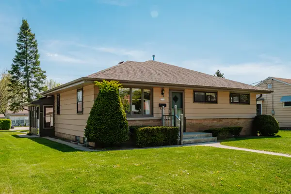 5525 W Leroy Ave, Milwaukee, WI 53220